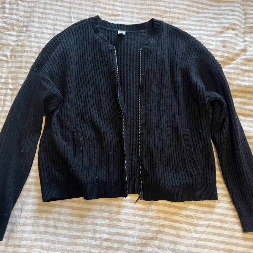Zip-up Black Ribbed bomber style knit